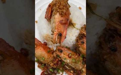 streetfood | กุ้งคั่วกระเทียมราดข้าว จานละ 100฿ #streetfood #pattaya #thailand #อร่อย #อร่อยบอกต่อ