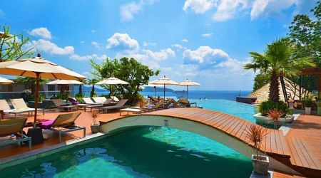 5⭐️ Phuket holiday at top-rated hotel with dreamy infinity pool ‍♀️