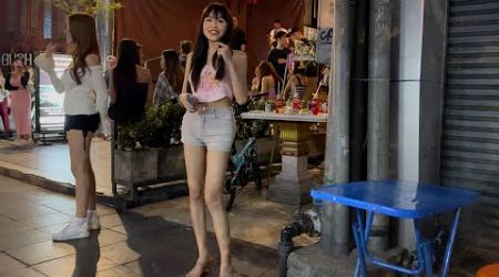 Thailand Bangkok nightlife scenes. Thermae cafe street, Soi 11, Ekkamai club inside!