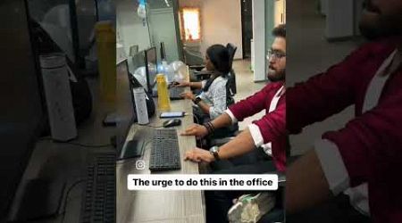 Employees in office 