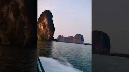 Thailand.Phang Nga Bay-Koh Panyee(James Bond Bucht)…