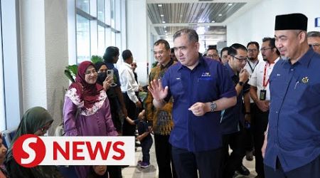 Thai buses allowed to enter Malaysia, but must obtain permits, says Loke