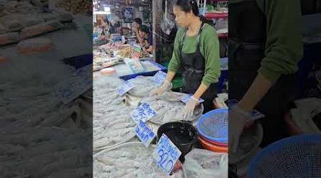 Thai Seafood at Street Food Market of Pattaya City in Thailand #shorts #thailand #pattaya #seafood