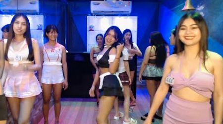 Desire on Soi 6 ladies in Pattaya, Thailand Live Stream 19/05/24