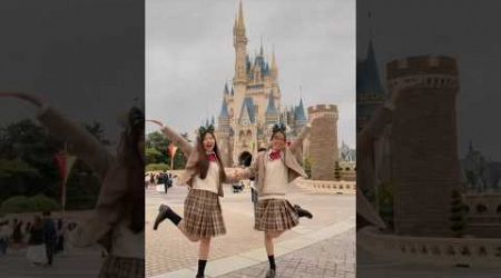 Tokyo Disneyland pake seragam GAK SESUAI UMUR
