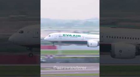 EVA AIR Boeing B787-10 landing at Bangkok Airport #shorts #aviation #b787 #landing #plane #bangkok