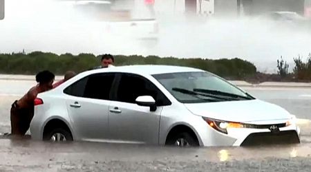 Heavy rain brings flash flooding to Florida