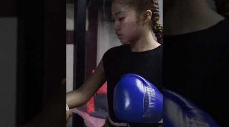 Malaysian girl travels to Thailand to face Thai at Samui Stadium #muaythai