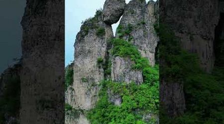 A giant rock that will not fall from the Taihang Mountains #travel #discoverchina #mountains