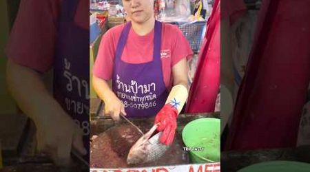 Hardworking Thai woman Fish Cutting skills- Thai street food