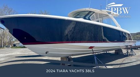 2024 Tiara Yachts 38LS Walkthrough