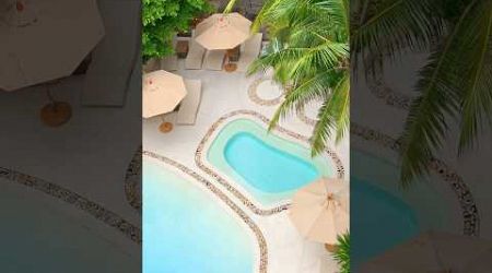เป็นที่พักที่สระว่ายน้ำสวยมาก #phuket #travel #sea #ภูเก็ต #hotel #luxury #traveling