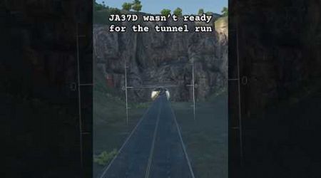 JA37D ends up on the business end of a tunnel run #warthunder #gaming