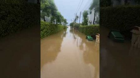 Затопило поселок на севере Пхукета #adventure #rain #drama #lowseason #phuket