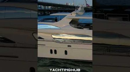 Yacht side Azimut 116