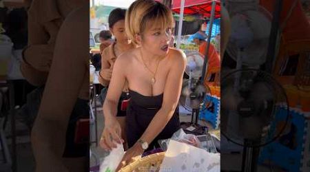 She Sells Spicy Sausage At Local Market - Thai Street Food