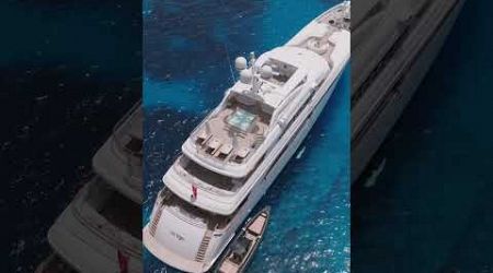 Vertigo Charter Yacht | Luxurious Elegance at Sea
