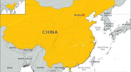 Six killed in China mall fire, people trapped inside 