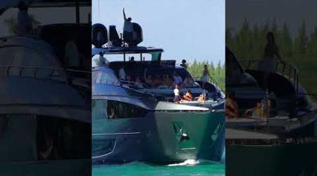 Can Riva 110 yacht pass under the Haulover inlet bridge?