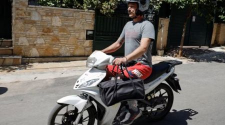 Heatwave poses big challenge for Greece's delivery workers