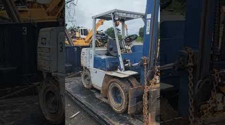 Just trading forklifts. #Scrap-Life #recycle #recycling #forklift #komatsu #diesel #business #shorts