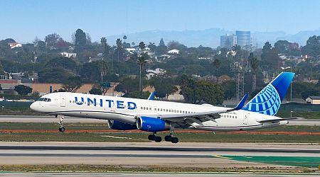 United plane loses tire during takeoff at LAX