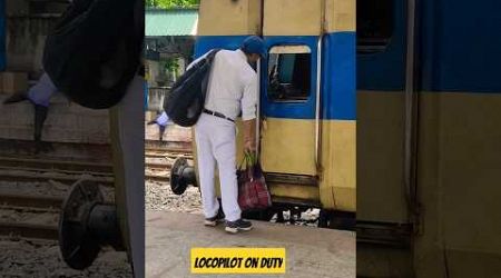 #indianrailways #train #travel #railway #shortvideo #yt #rail #locopilet #bhartiya_rail #funny