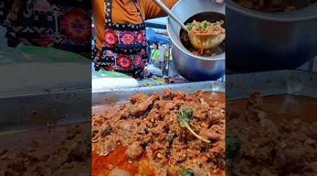 ไก่ใต้น้ำแสนอร่อย!! ตลาดนัดท่าดินแดง กรุงเทพฯ| Delicious Spicy Chicken Bangkok