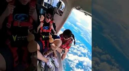 #skydiving #travel #skydivingpics #adventure #vacation #gopro #music #remix #love #newmusic
