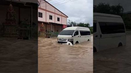 Наводнение в Таиланде #phuket #thailand #asia #жизнь ##vibes #rain