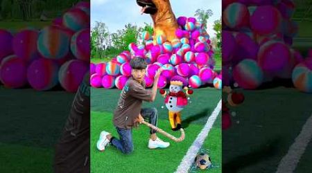 Rescue the trapped dachshund on the football field Douyin Assistant Popular 