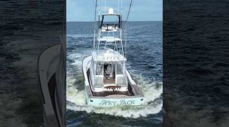 F&amp;S Walkaround Backing Up #sportfish #yacht #customboats #metallica