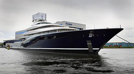 World’s First Hydrogen Fuel Cell Yacht Gives Feadship Net Zero Edge