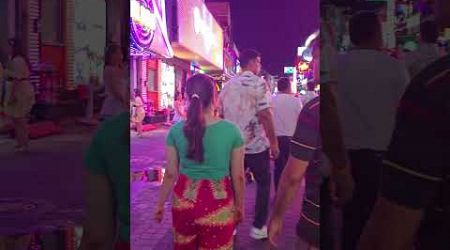 Walking street in Pattaya. #couples #pattaya #walkingstreet #thailand #honeymoon