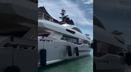 The Royal Columbus 40S - Royal Yachts Miami