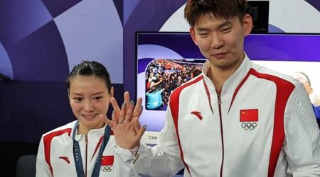 Chinese Olympian gets proposed to after winning gold at Paris Olympics, melting hearts of netizens