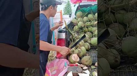 มะพร้าวน้ำหอมไทย | Thai Sweet Coconut Bangkok ตลาดนัดวัดชัยฉิมพลี กรุงเทพฯ