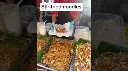 Stir-fried noodles #localfood #sundaymarket #phuket #thailand