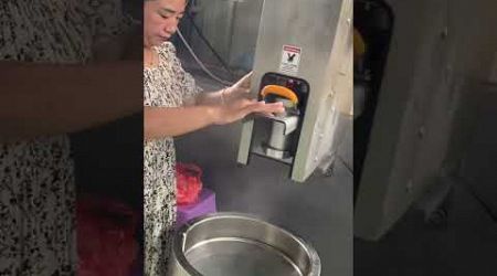 Popular Noodle Making Machine. #Shorts #food #dapur #noodlemaker #machine #sobatdapur #streetfood