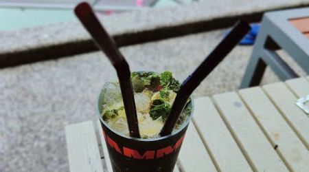 Khao Lak erleben aktuell vor Ort - einfach das machen worauf man Bock hat, z.b. Terrassen Mojito