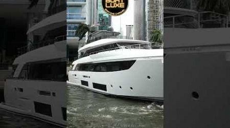 TURNING A SUPER YACHT MIAMI