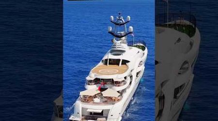 Mr. Money reacts Super Yachts! #yachts #shorts #expensive #money #yachtlife #rich #billionaire