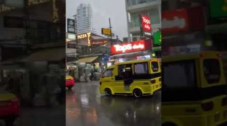 INSANE RAIN POUR PHUKET THAILAND 