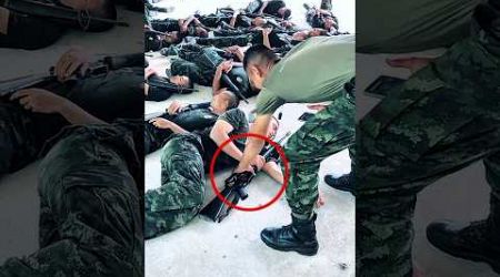 latihan militer menjaga senjata ketika tertidur⁉️#militer #thailand #shorts