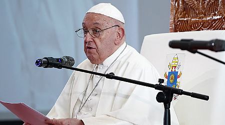 Pope Francis, in resource-rich PNG, urges fair treatment for workers