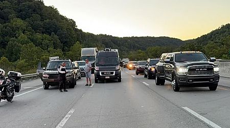 Shooter at large after wounding at least 7 along US Kentucky highway