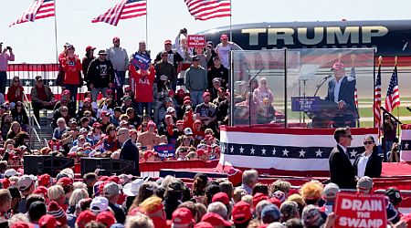 Trump revs up small-town base in Wisconsin