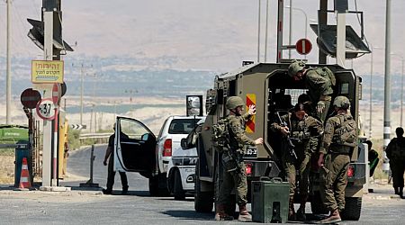 Gunman crossing from Jordan kills 3 Israelis at border