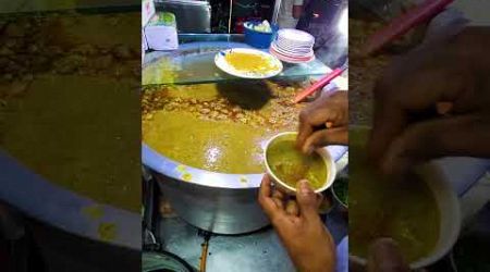 Most Popular Haleem of Dhaka #short #shortvideo #bangalistreetfood