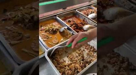 Street Food in bangkok sell thaifood 1 food with rice 30bath #streetfood #thailand #bangkok